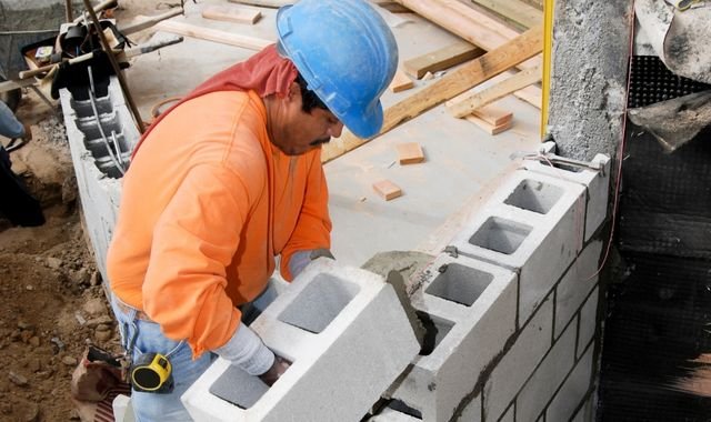 Affordable Block Wall Solutions for Lake Oswego Backyards